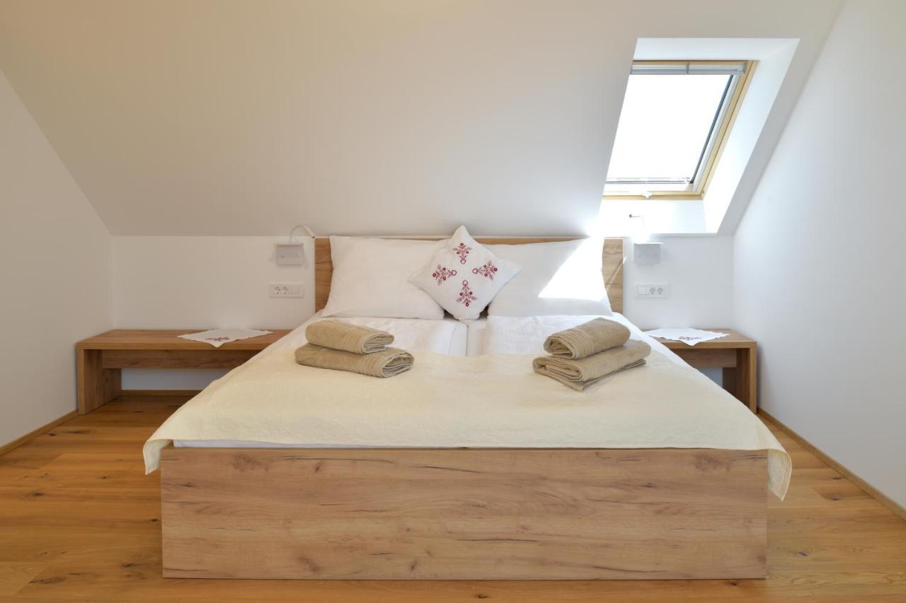 Farm Stay Jarc Vineyard Svecina Екстер'єр фото