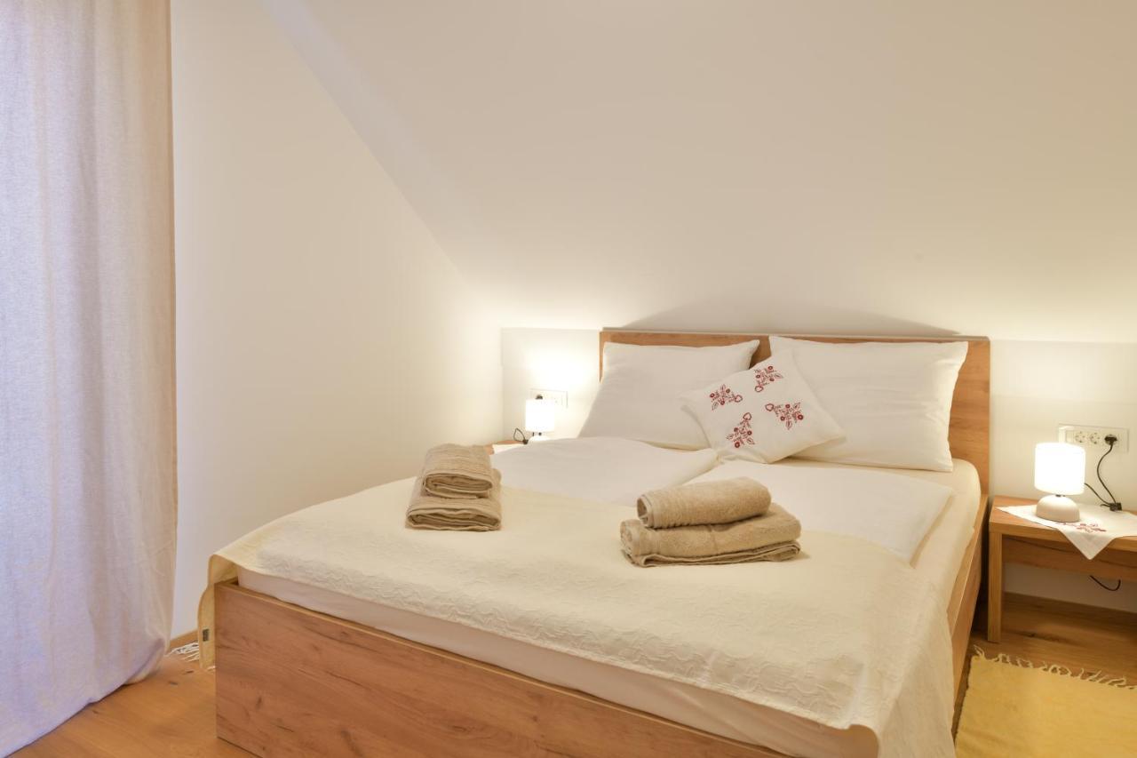 Farm Stay Jarc Vineyard Svecina Екстер'єр фото