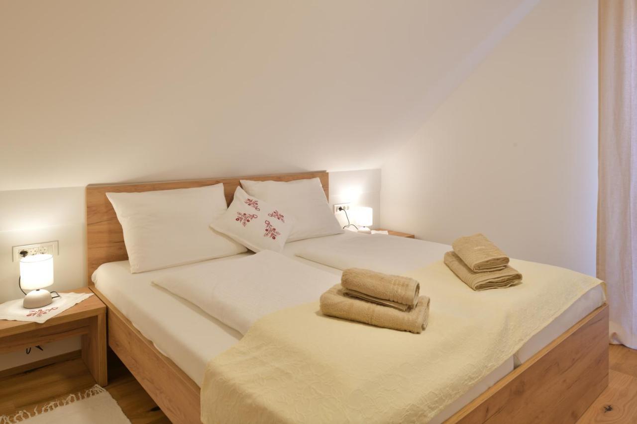 Farm Stay Jarc Vineyard Svecina Екстер'єр фото