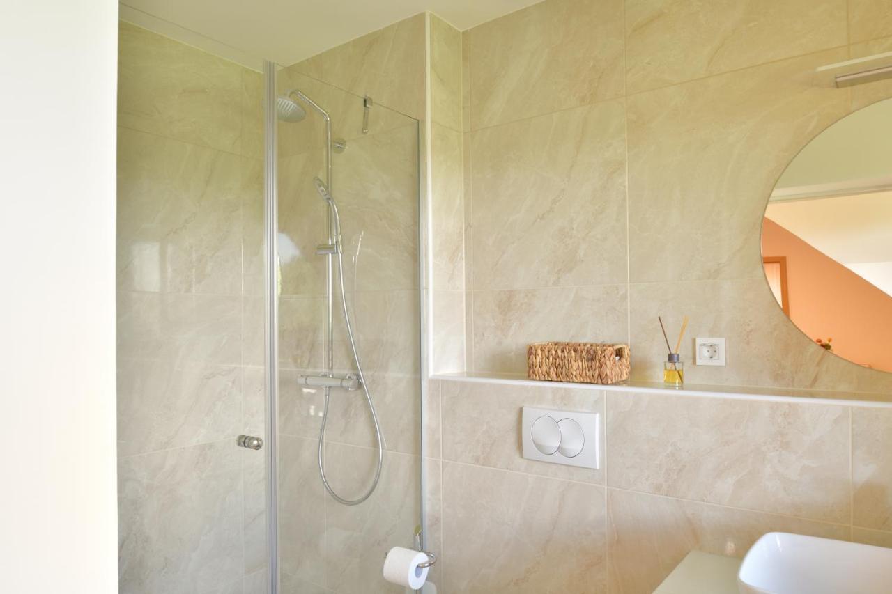 Farm Stay Jarc Vineyard Svecina Екстер'єр фото
