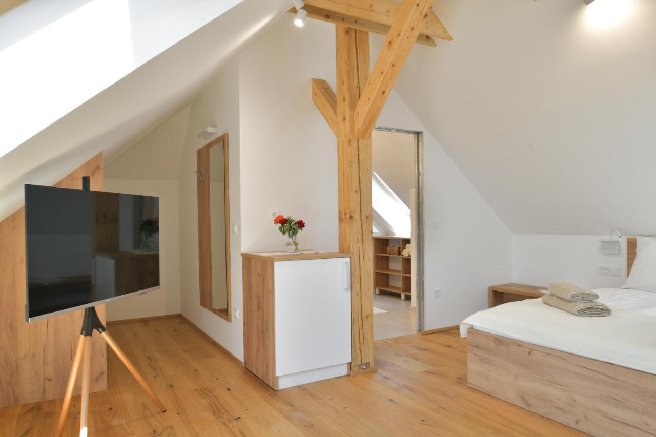 Farm Stay Jarc Vineyard Svecina Екстер'єр фото