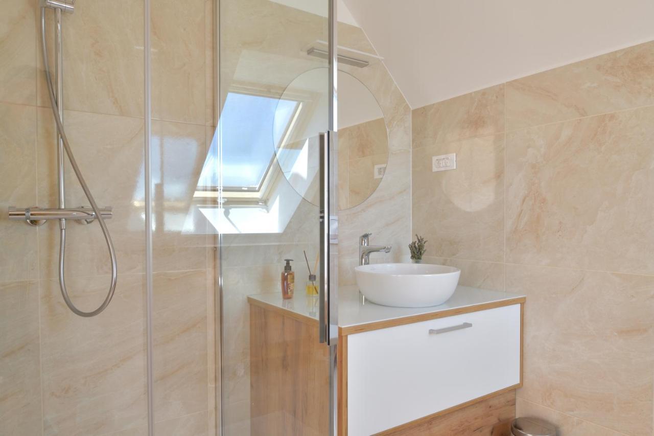 Farm Stay Jarc Vineyard Svecina Екстер'єр фото