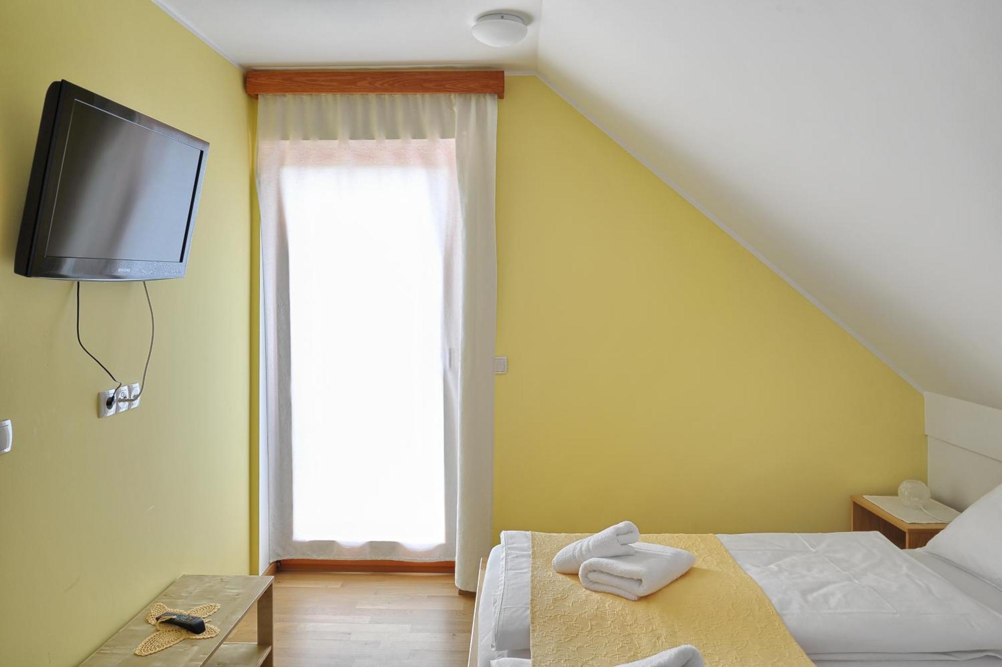 Farm Stay Jarc Vineyard Svecina Номер фото