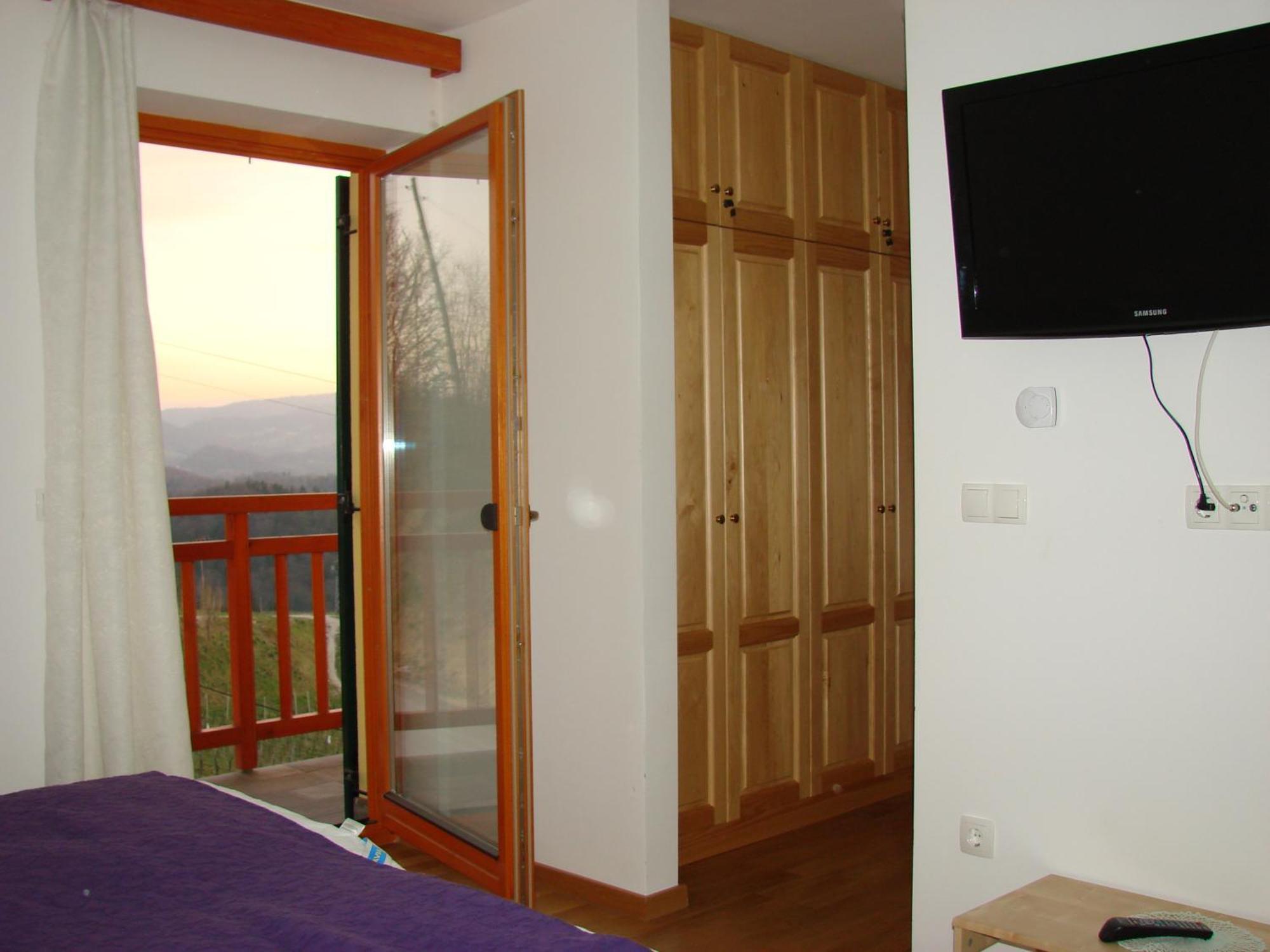 Farm Stay Jarc Vineyard Svecina Номер фото