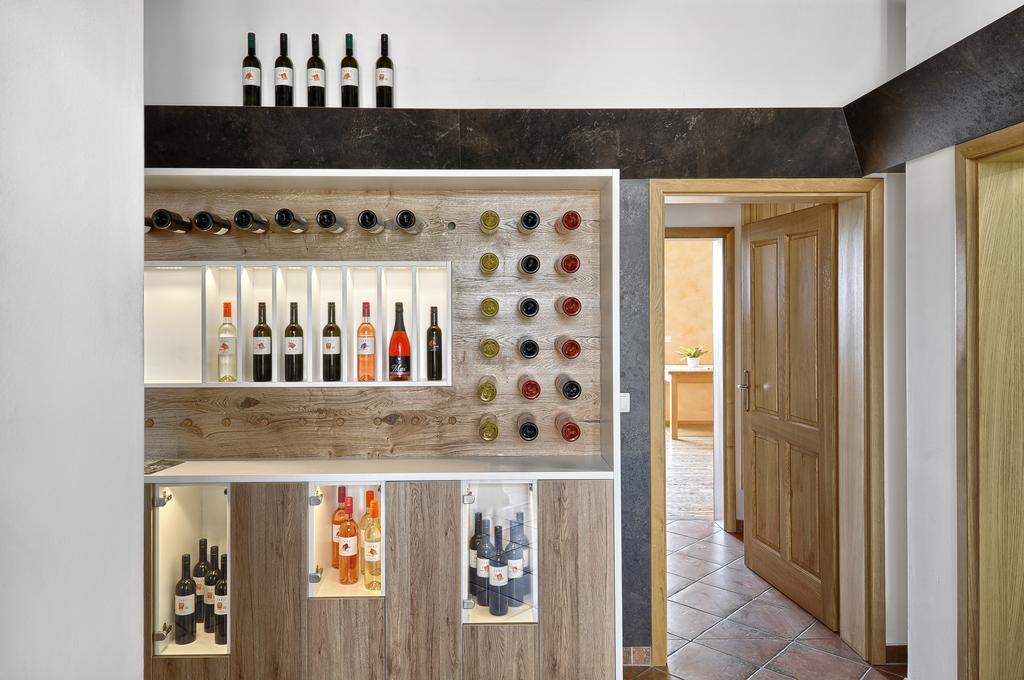 Farm Stay Jarc Vineyard Svecina Екстер'єр фото